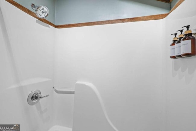 Building Photo - 166 Nantahala Pass Rd