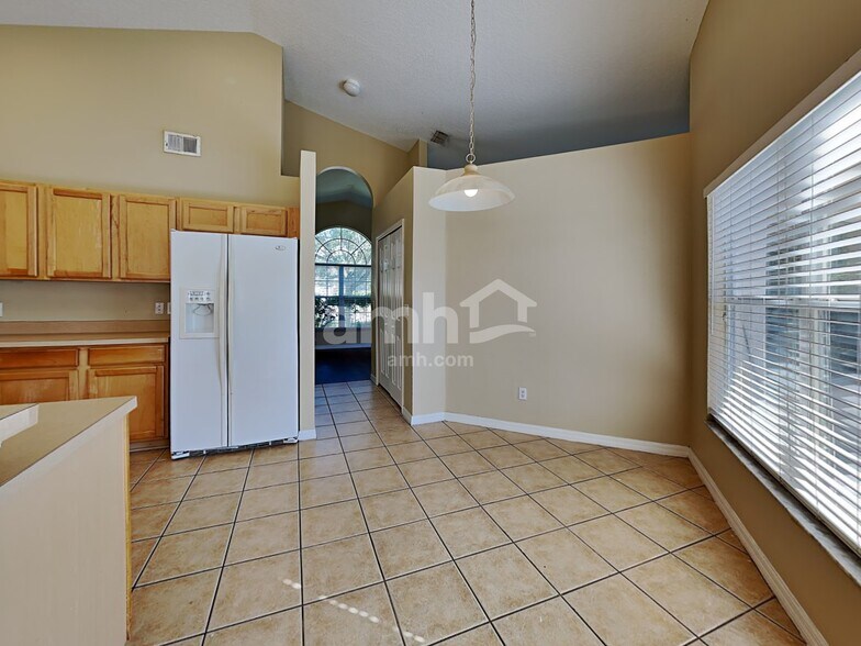 Building Photo - 2041 Ancient Oak Dr