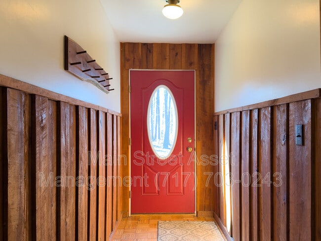 Building Photo - 735 Yellow Hill Rd