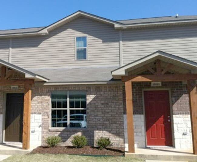 Primary Photo - Coming Soon! 1 Bedroom 1.5 Bath Townhome f...