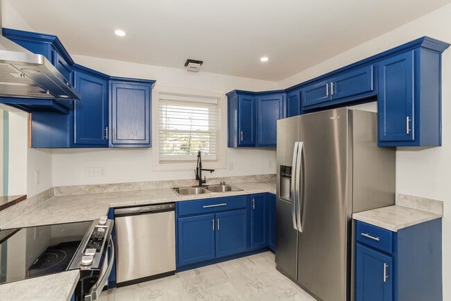 Building Photo - 3064 McHenry Ave