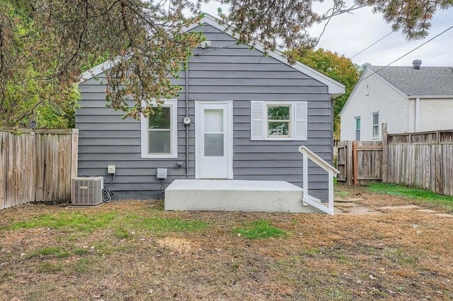 Building Photo - 4643 Emerson Ave N