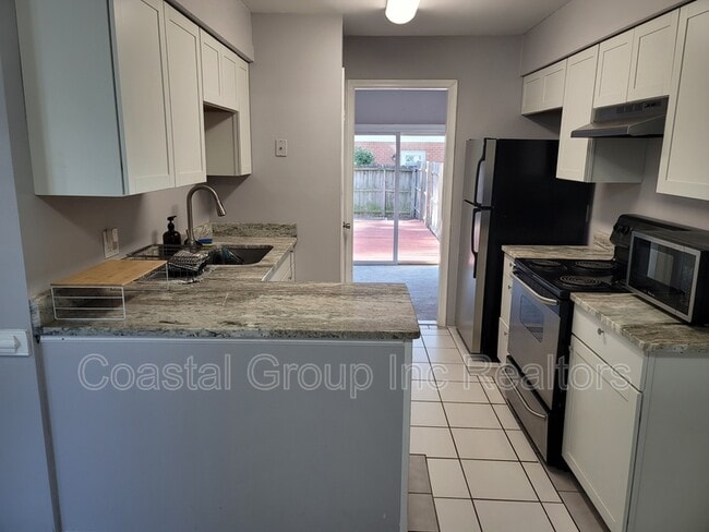 Building Photo - 2449 Reagan Ave