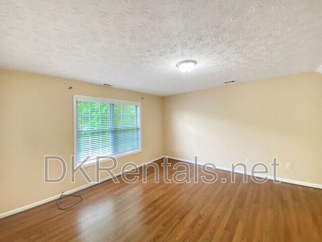 Building Photo - 1704 Riverlanding Cir