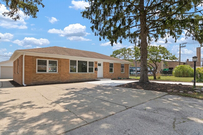 Building Photo - 8331 W Gunnison St
