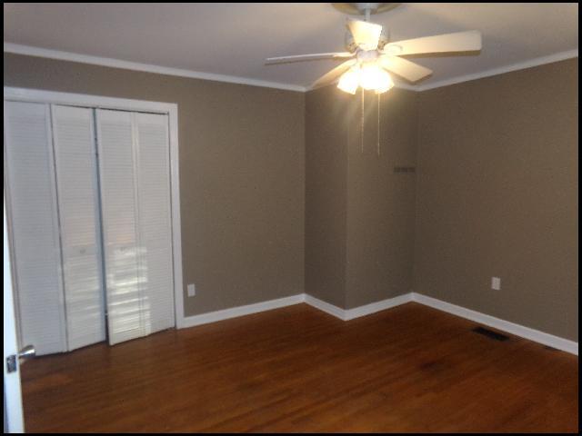 Building Photo - 17 S Avalon Dr