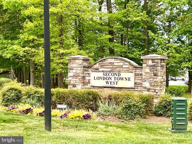 Building Photo - 14831 Basingstoke Loop
