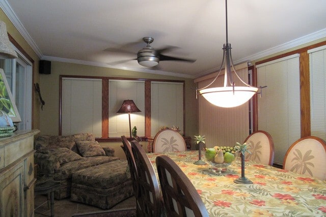 Building Photo - AVAILABLE NOW!! Furnished 2 bed/2 bath Home with Pool and on Canal