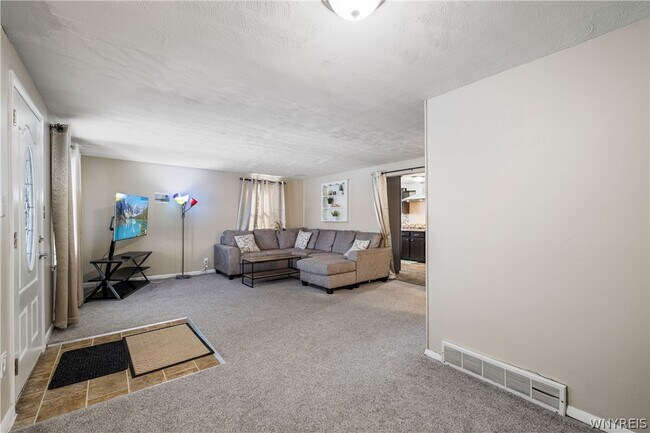 Building Photo - 36 Crescent Ct