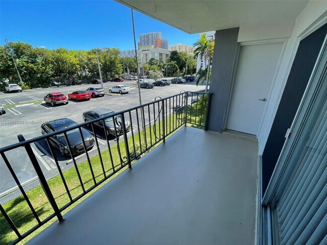 Building Photo - 8107 SW 72nd Ave