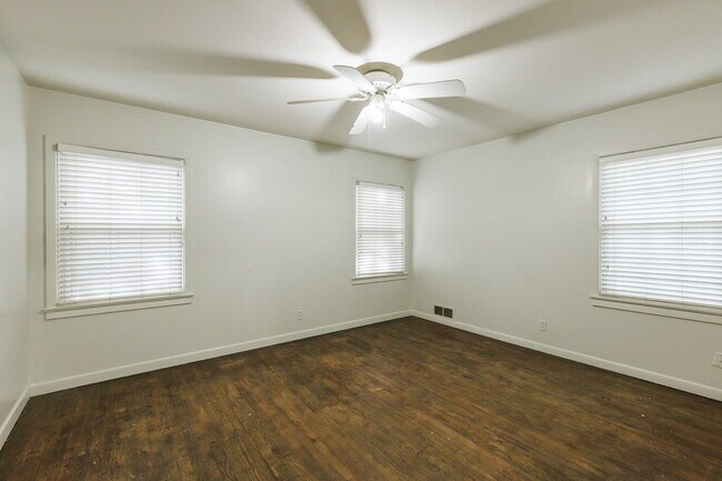 Building Photo - Large 3 bedroom in Tech Terrace