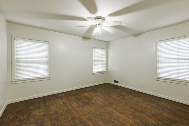 Building Photo - Large 4 bedroom in Tech Terrace