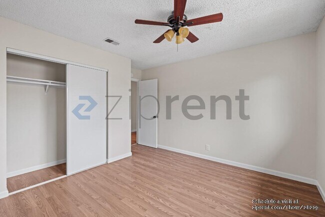 Building Photo - 2123 Peppertree Way