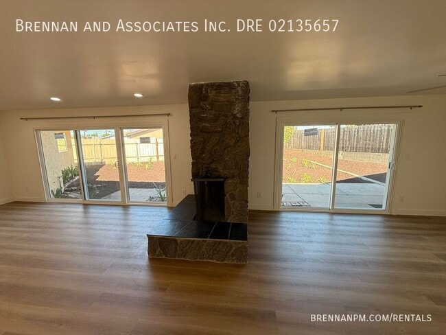 Building Photo - 35 Flower St