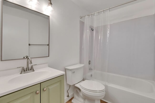 Building Photo - Arbor Lake Duplex unit for lease in private setting