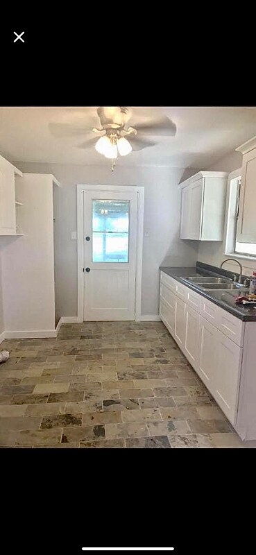 Building Photo - 1565 FM 35