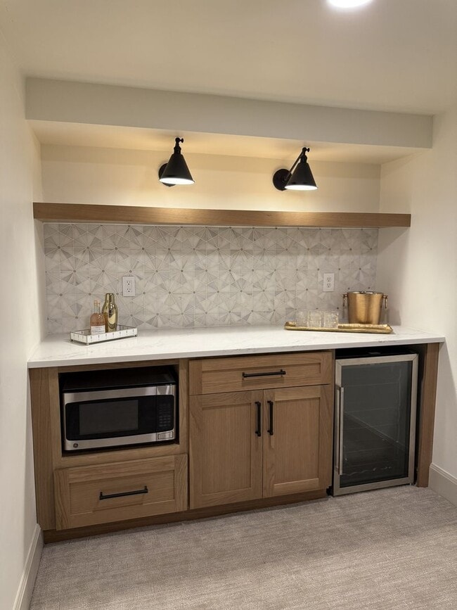 Building Photo - Beautiful Remodeled Sugar House Home