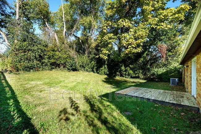 Building Photo - 9609 Helmsley Way