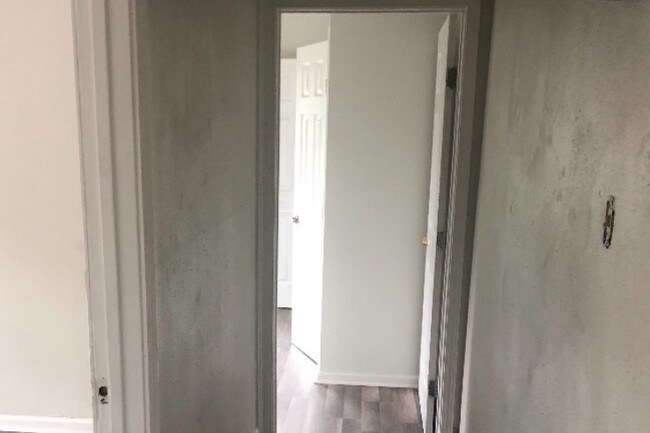 Building Photo - 8119 Rockford Dr