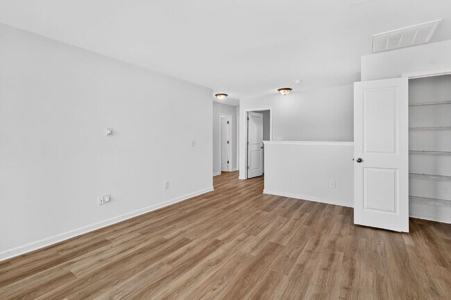 Building Photo - Expansive 4-bedroom, 3.5-bathroom single-family home boasts 3,150 sq. ft.
