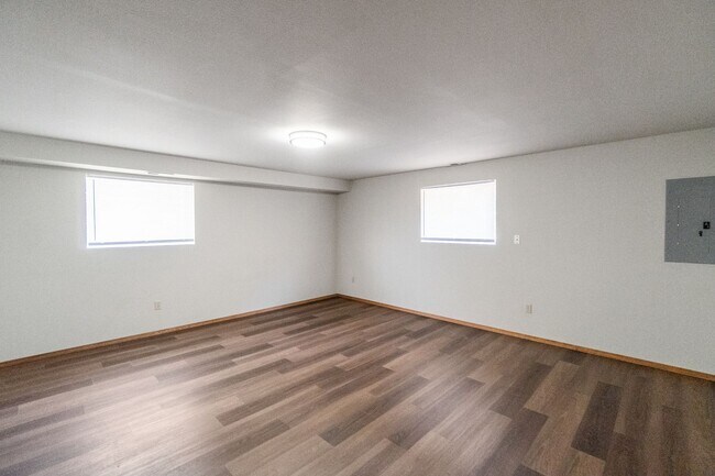 Building Photo - 1501 N Regal St