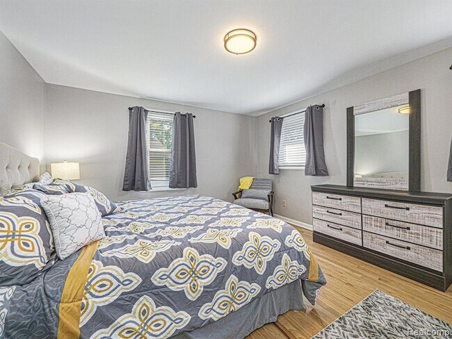 Building Photo - 421 S 7th St