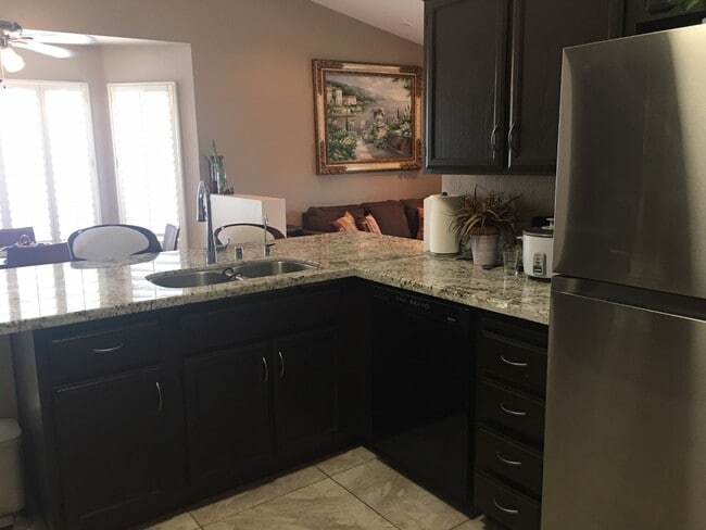 Building Photo - 137 Weatherstone Dr