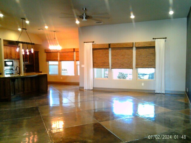 Building Photo - CUSTOM BUILT IN GATED SOUTHERN OAKS !!!  APPLICATION PENDING