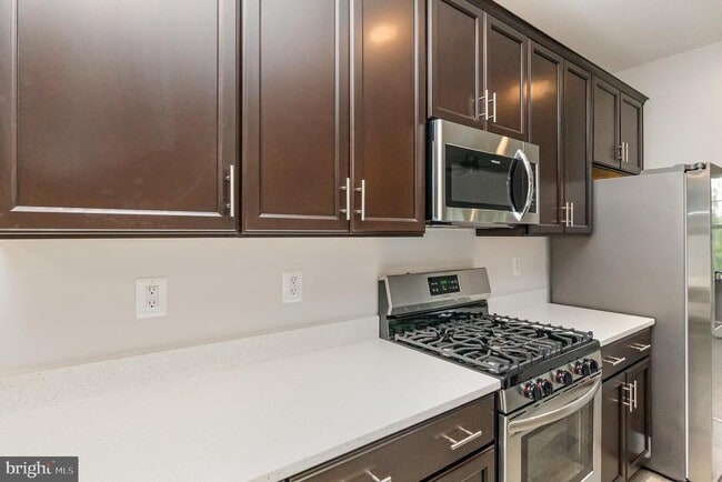 Building Photo - 606 Snapdragon Ct
