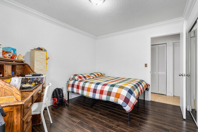 Building Photo - 6100 Manchester Ln