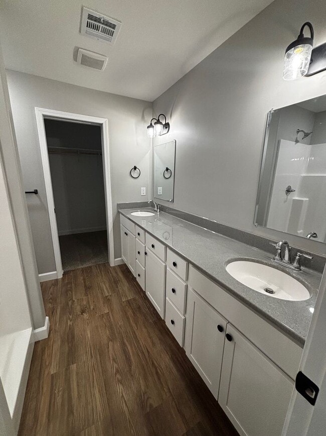 Building Photo - Italian Estates Property Management