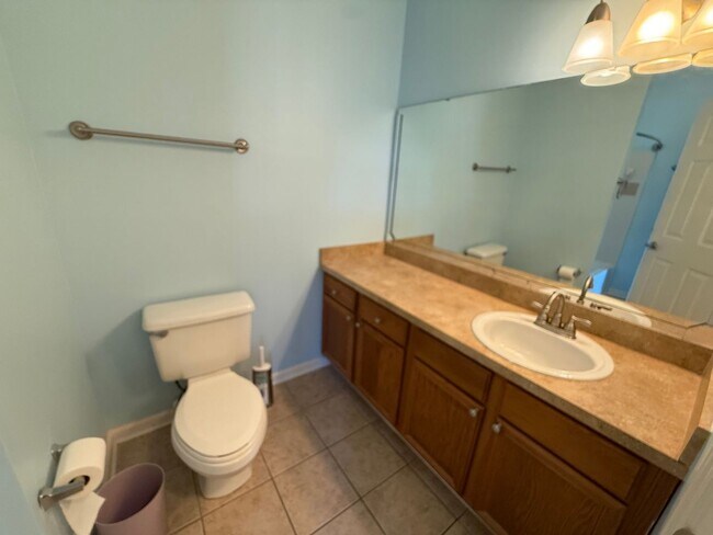 Building Photo - 2 Bedroom 1 Bath Condo at Concord West of the Ashley - Charleston