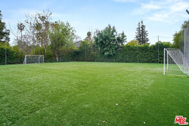 Building Photo - 6029 Melvin Ave