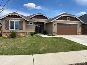 Building Photo - Large 3 bedroom 2.5 bath in Sycamore Creek