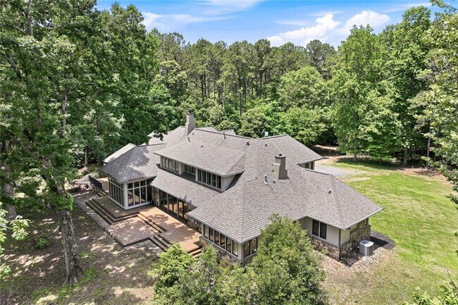 Building Photo - 3735 Smithtown Rd
