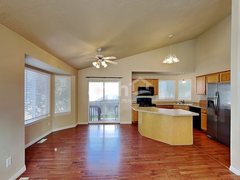 Building Photo - 3595 S Feulner Dr