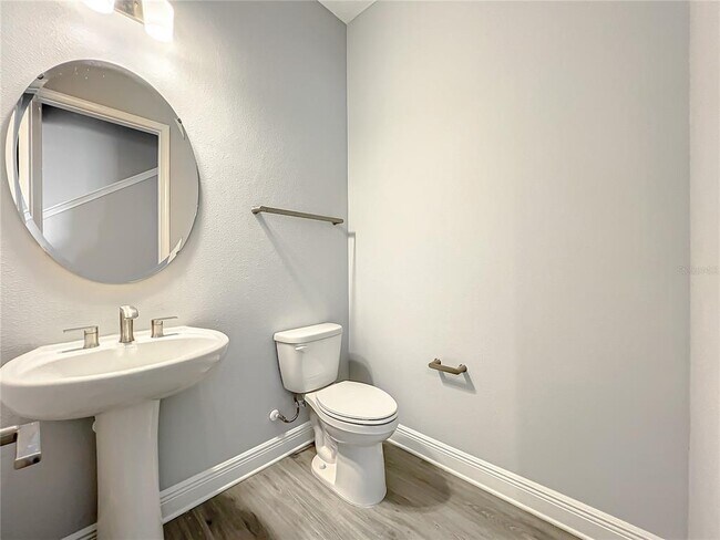 Building Photo - 13181 McMillan Dr