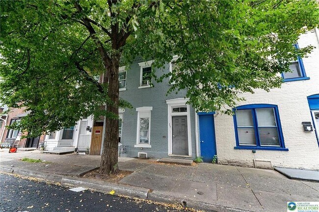 Building Photo - 338 N 2nd St