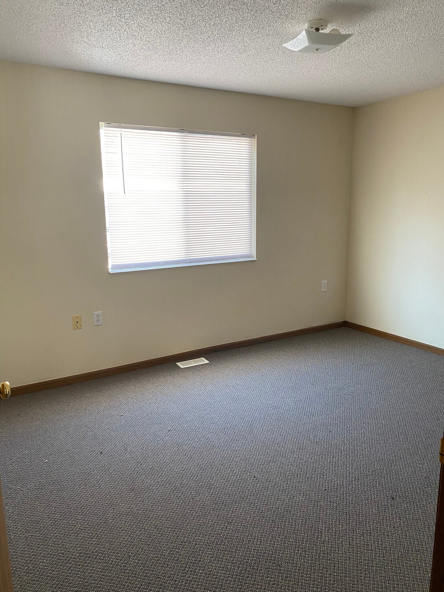 Bedroom 1 - 1405 Moreland St
