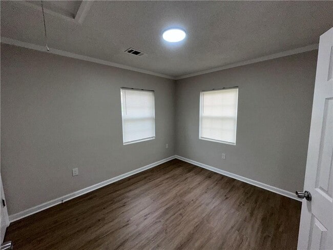 Building Photo - 207 South Ave SE