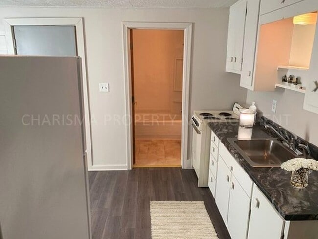 Building Photo - ONE BEDROOM LOCATED IN DOWNTOWN SIOUX FALLS.