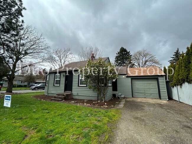 Building Photo - 13th &amp; Chambers