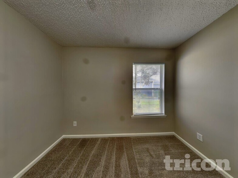 Building Photo - 883 Oak Arbor Cir