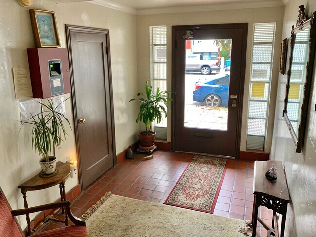 Building Photo - 1BR/1BA Prime Noe Valley Apt. on Church at...