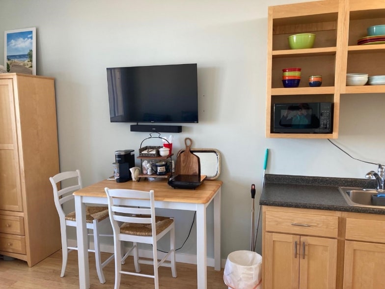 Building Photo - 31 Brown Ave