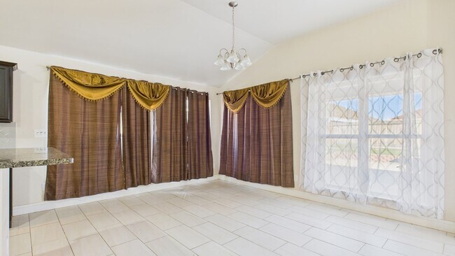 Building Photo - 9904 Aloe Ct