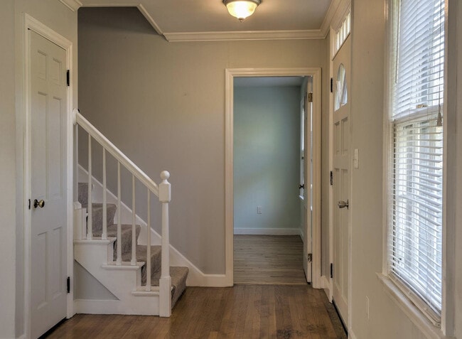 Building Photo - 35 Hastings Ave