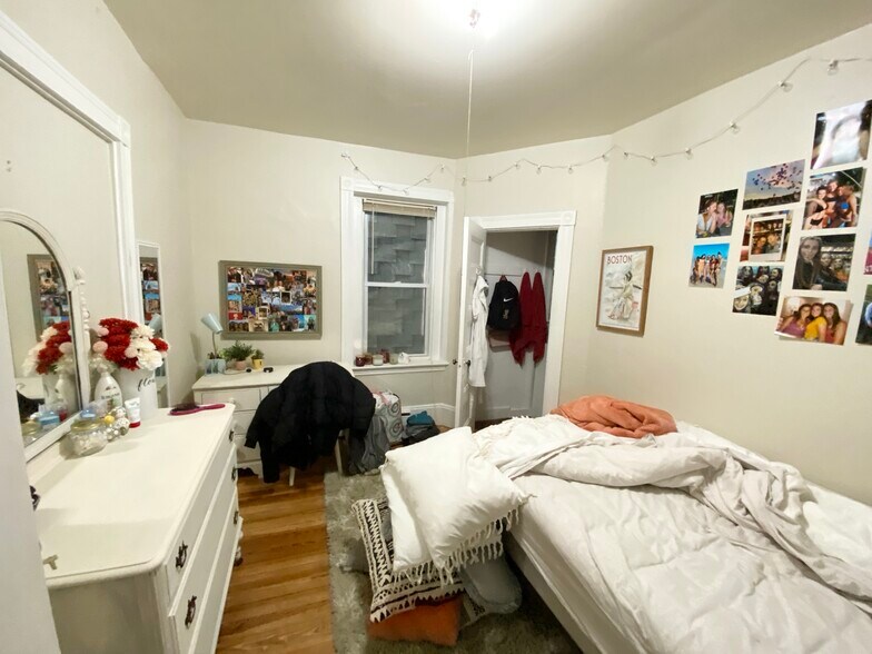 Building Photo - 97 Calumet St