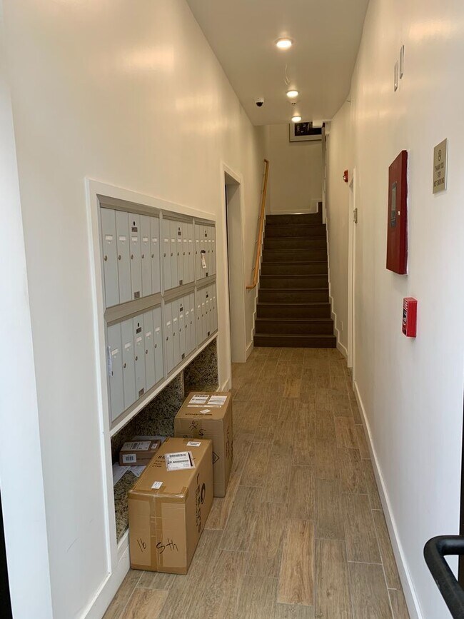 Building Photo - CHELSEA / BOSTON FULLY FURNISHED LUXURY STUDIO-- 1 MILE TO LOGAN!!