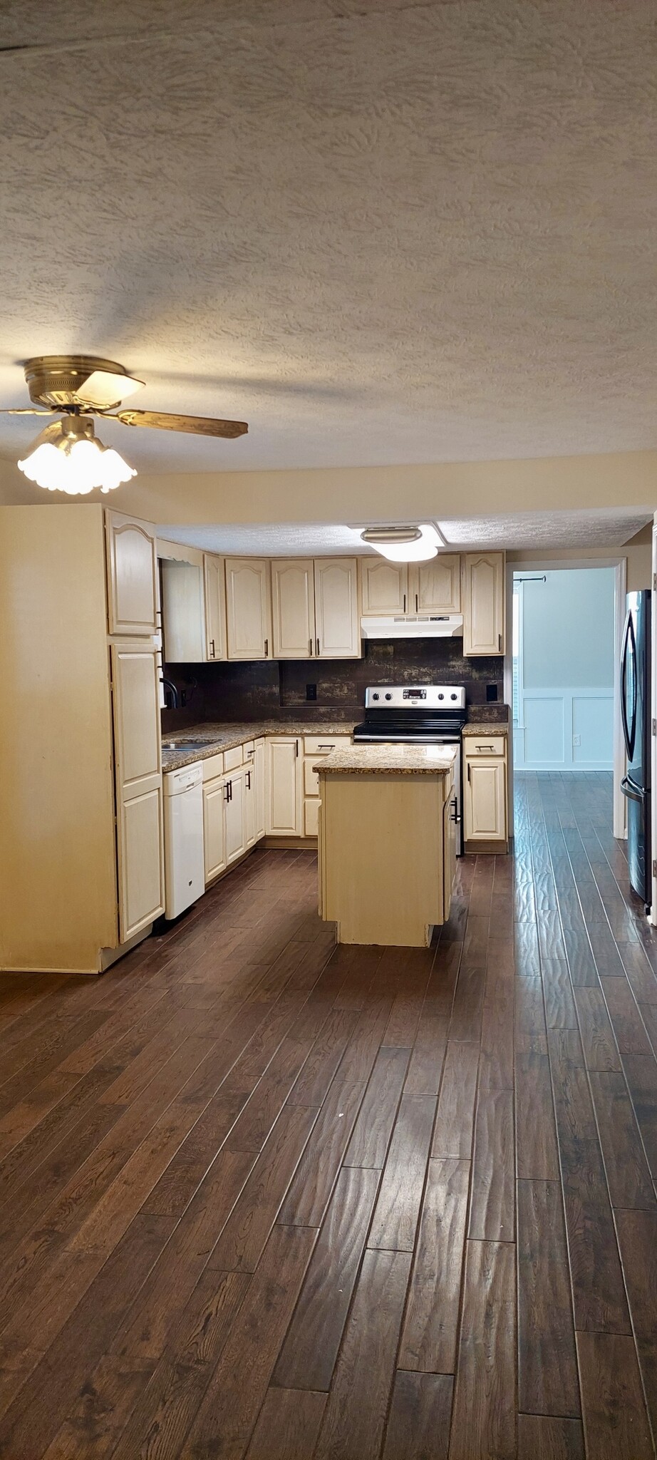 Kitchen - 4570 Cain Creek Trl SW